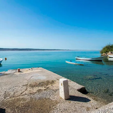 In Starigrad-paklenica 6830