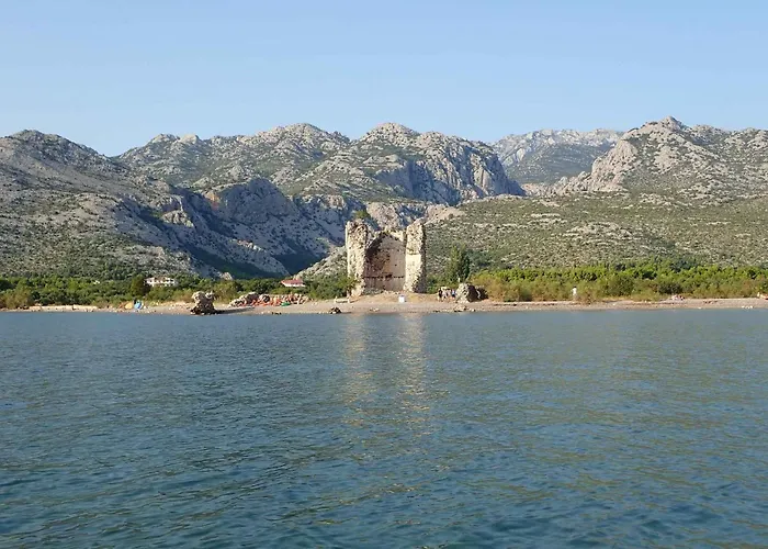 Appartamento In Starigrad-paklenica 6830 *