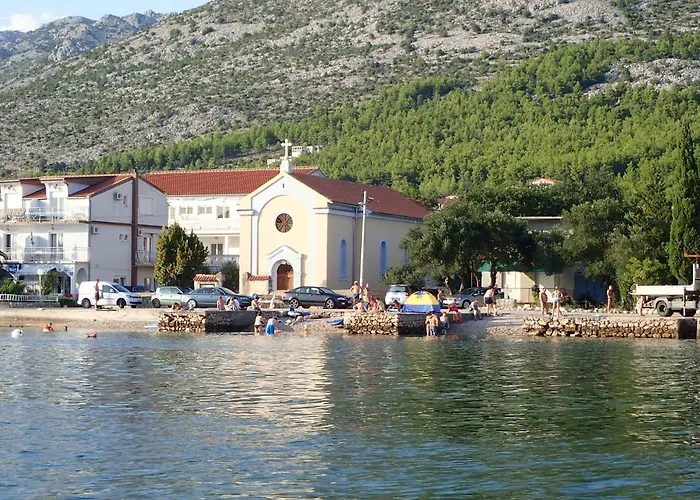 In Starigrad-paklenica 6830 Appartamento *