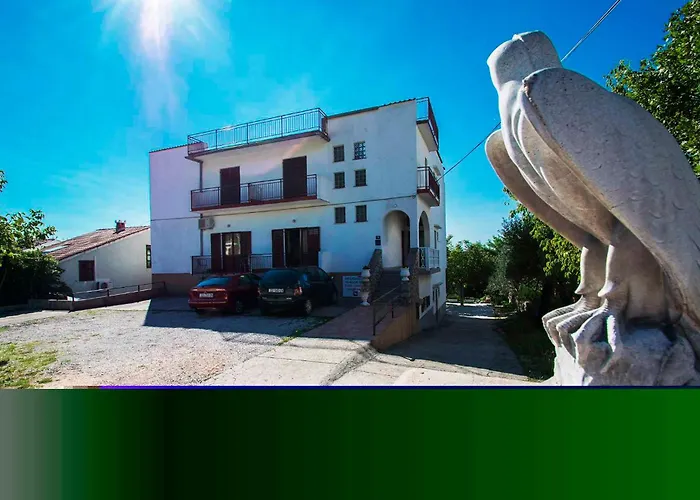 In Starigrad-paklenica 6830 Appartamento