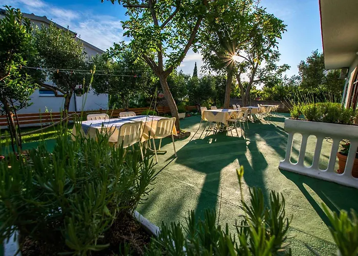 Appartamento In Starigrad-paklenica 6830 *