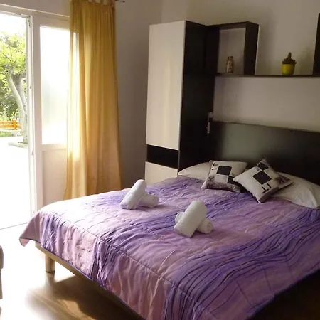 In Starigrad-paklenica 6830