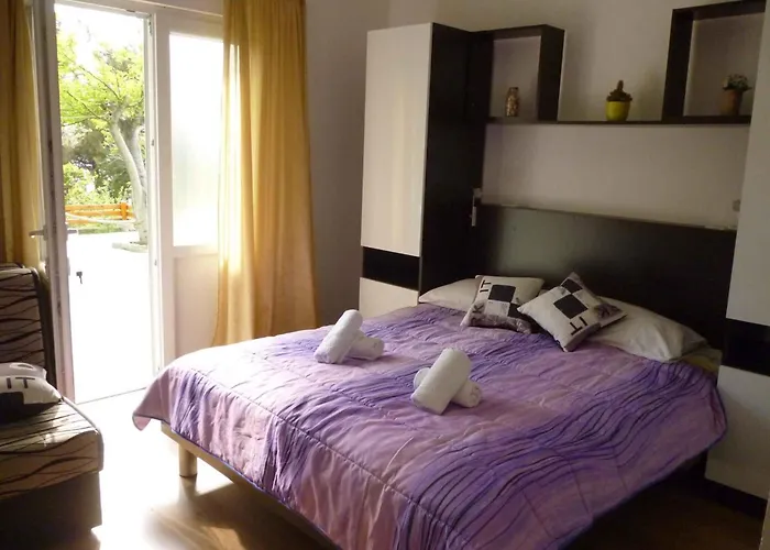 In Starigrad-paklenica 6830